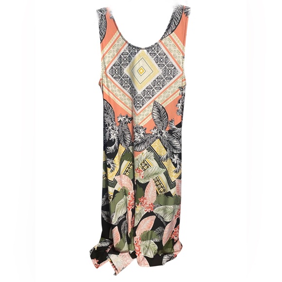 🚚 New Directions Geometric and Floral Maxi Dress - Picture 2 of 3